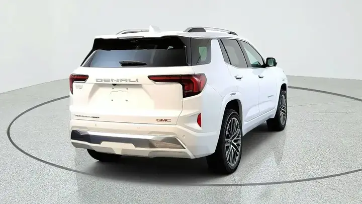 GMC Terrain 2027 photo 3