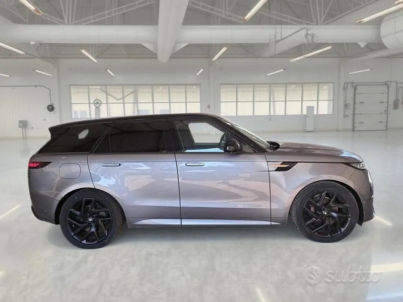 Land Rover Range Rover Sport 2024 photo 3