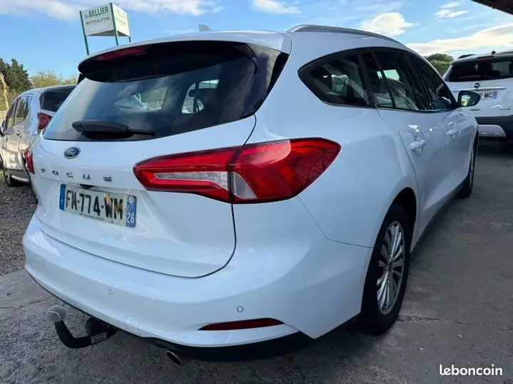 Ford Focus 2020 photo 5