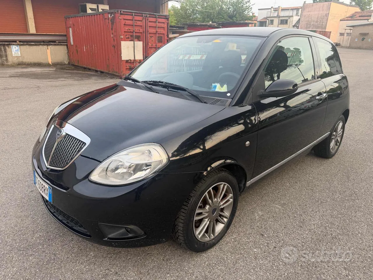 Lancia Ypsilon