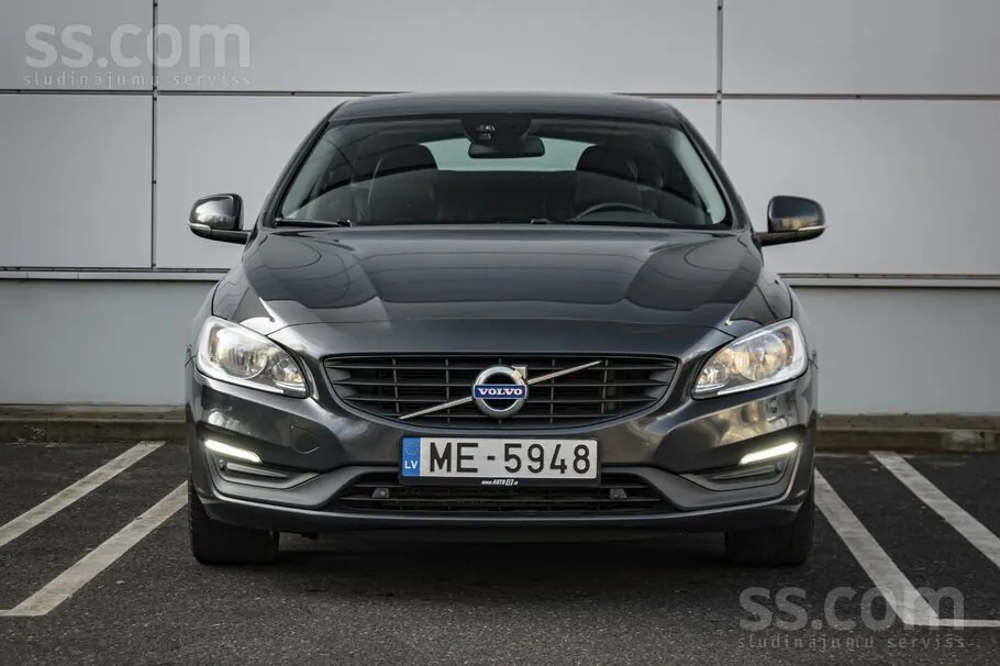 Volvo V60 2015 photo 2