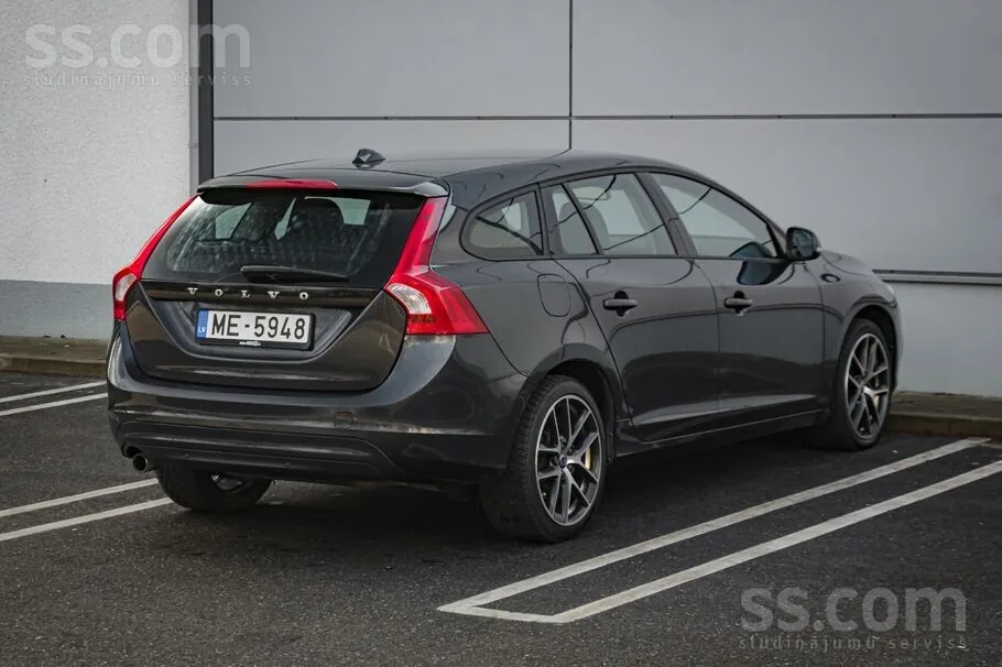 Volvo V60 2015 photo 4