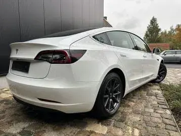 Tesla Model 3 2020 photo 4