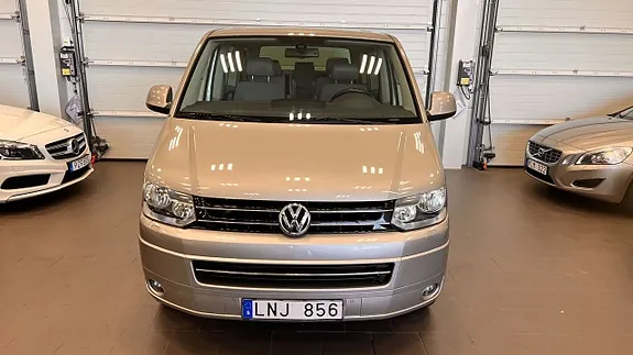 Volkswagen Multivan 2011 photo 2
