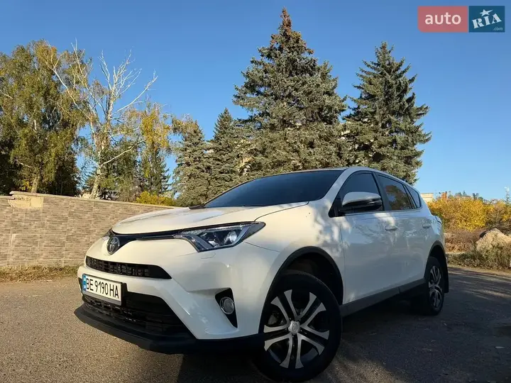 Toyota Rav4 2018 photo 4