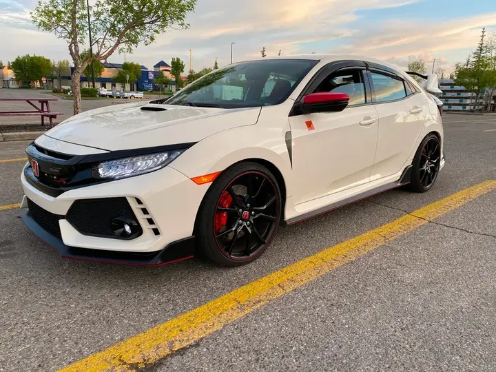 Honda Civic Type R 2018 photo 2