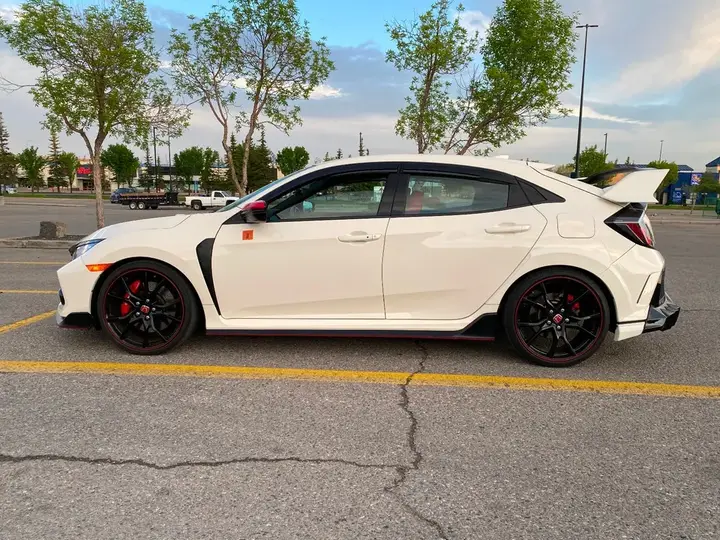Honda Civic Type R 2018 photo 3