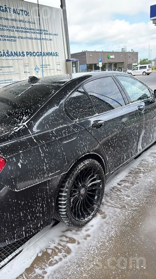 BMW 740 2010 photo 3