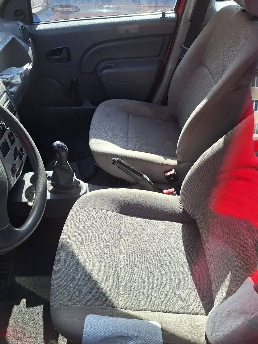 Dacia Logan 2010 photo 3