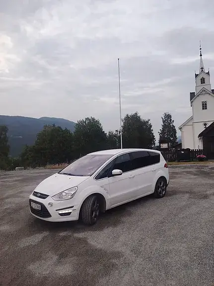 Ford S-Max 2010 photo 2