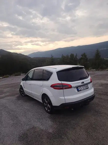 Ford S-Max 2010 photo 4