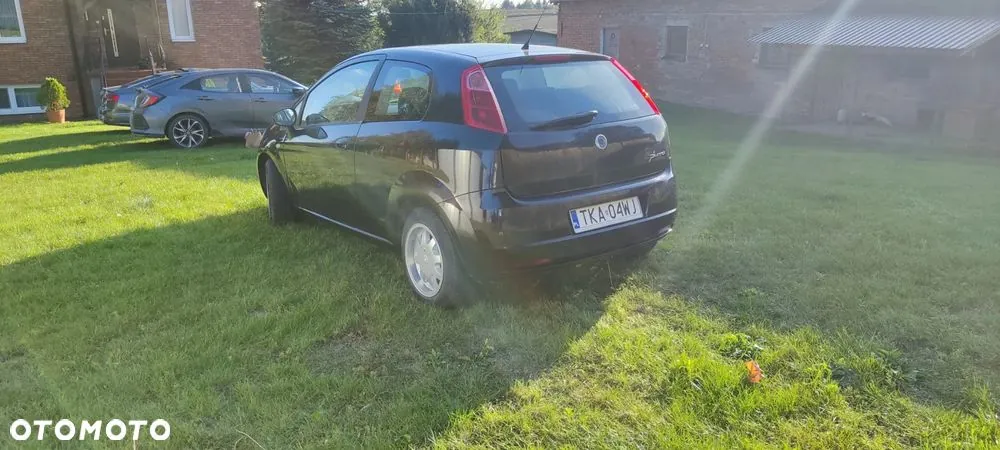 Fiat Grande Punto 2007 photo 4
