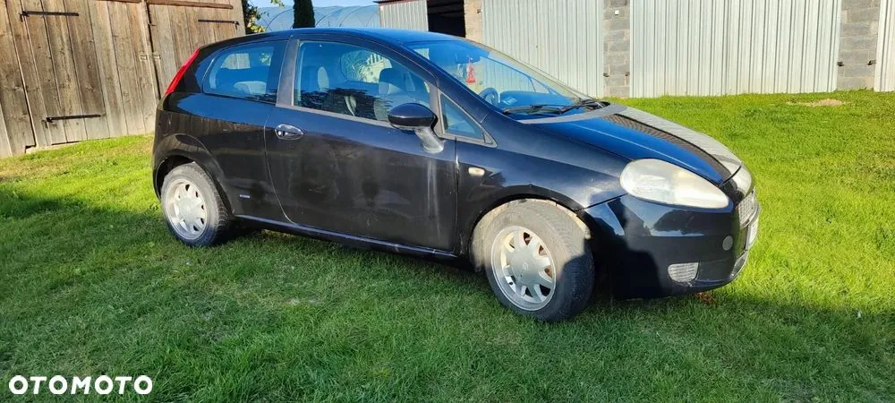Fiat Grande Punto 2007 photo 2