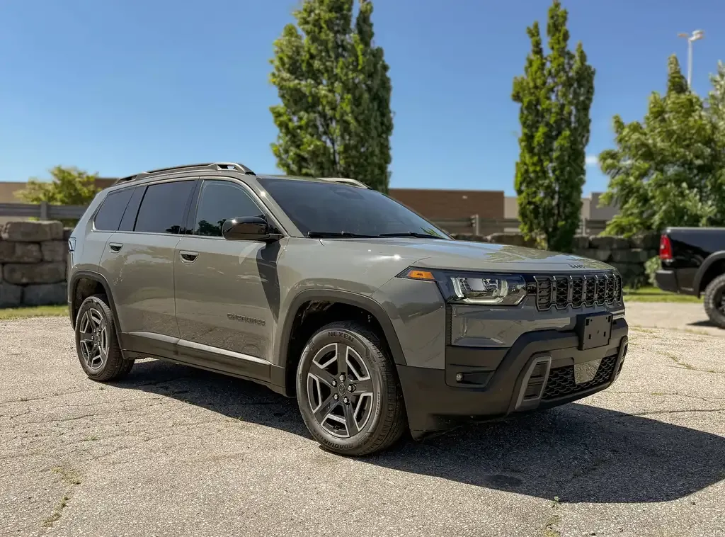 Jeep Cherokee 2026 photo 3