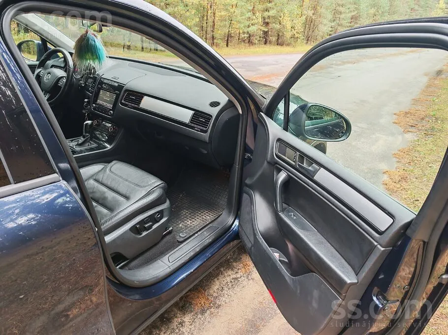 Volkswagen Touareg 2013 photo 2