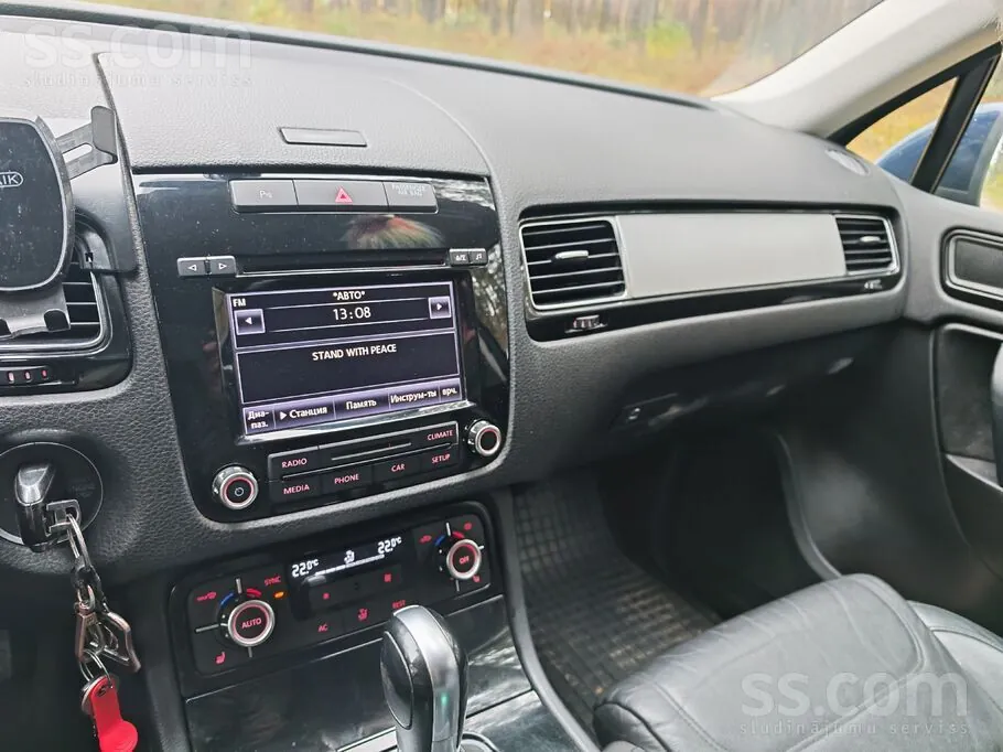 Volkswagen Touareg 2013 photo 3
