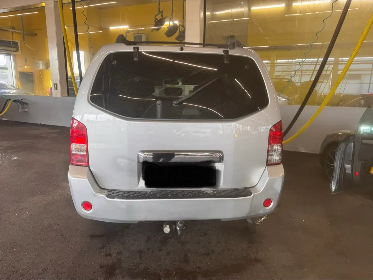 Nissan Pathfinder 2006 photo 2