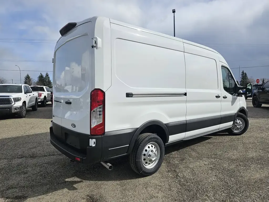 Ford Transit Cargo Van 2026 photo 5