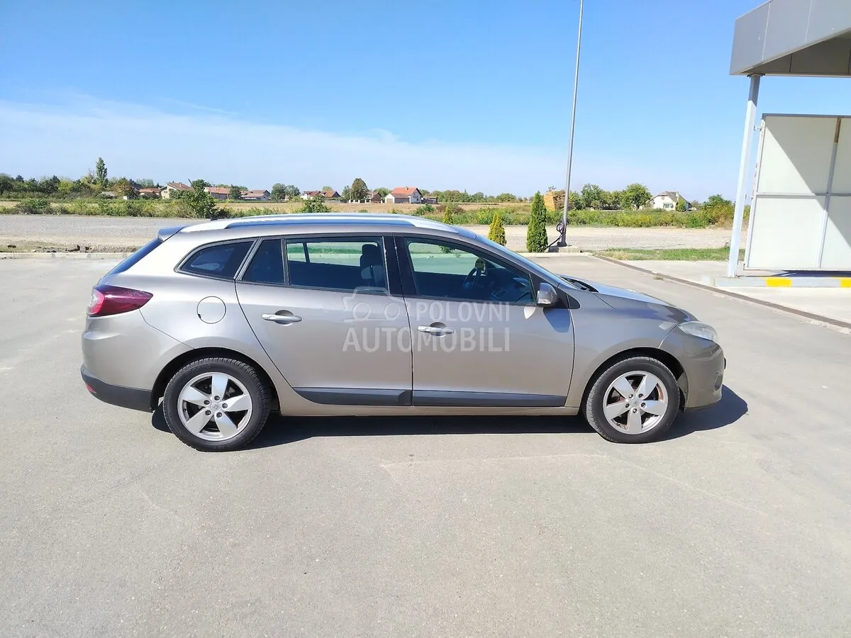 Renault Megane 2010 photo 3