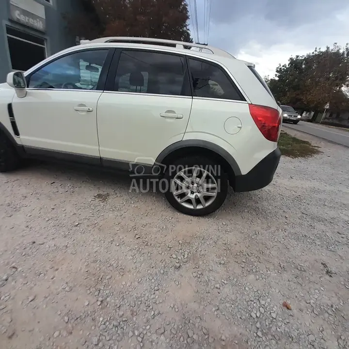 Opel Antara 2013 photo 2