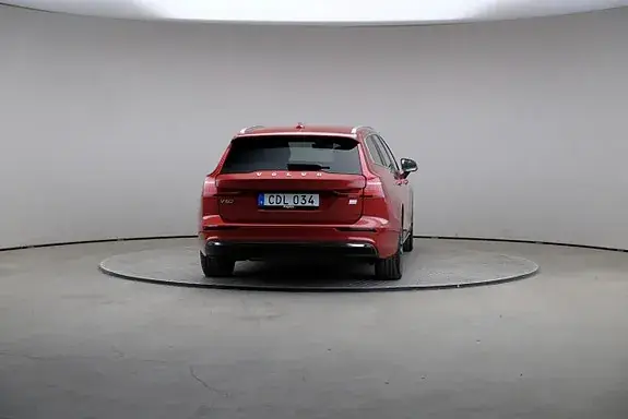 Volvo V60 2024 photo 2