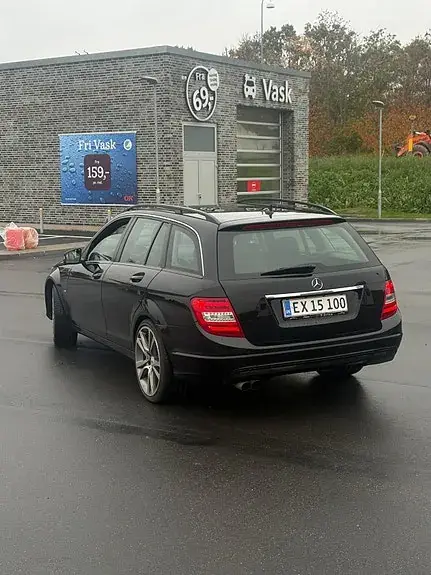 Mercedes-Benz C200 2011 photo 2