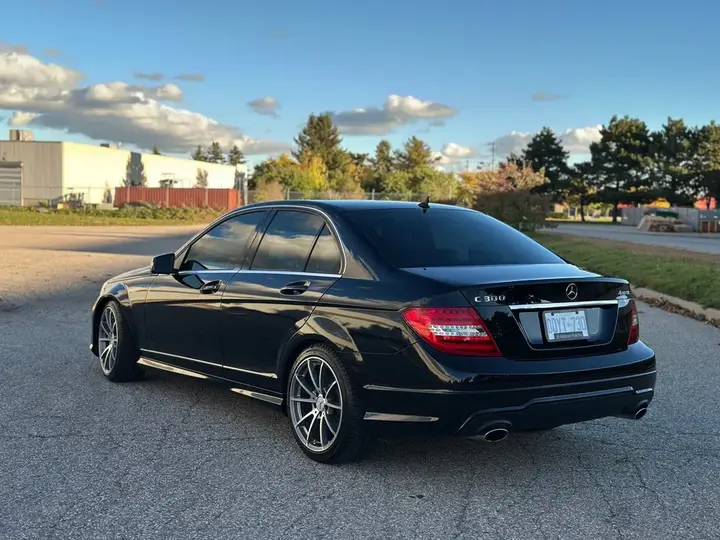 Mercedes-Benz C-Class 2012 photo 2