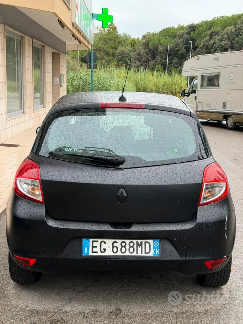 Renault Clio 2011 photo 4
