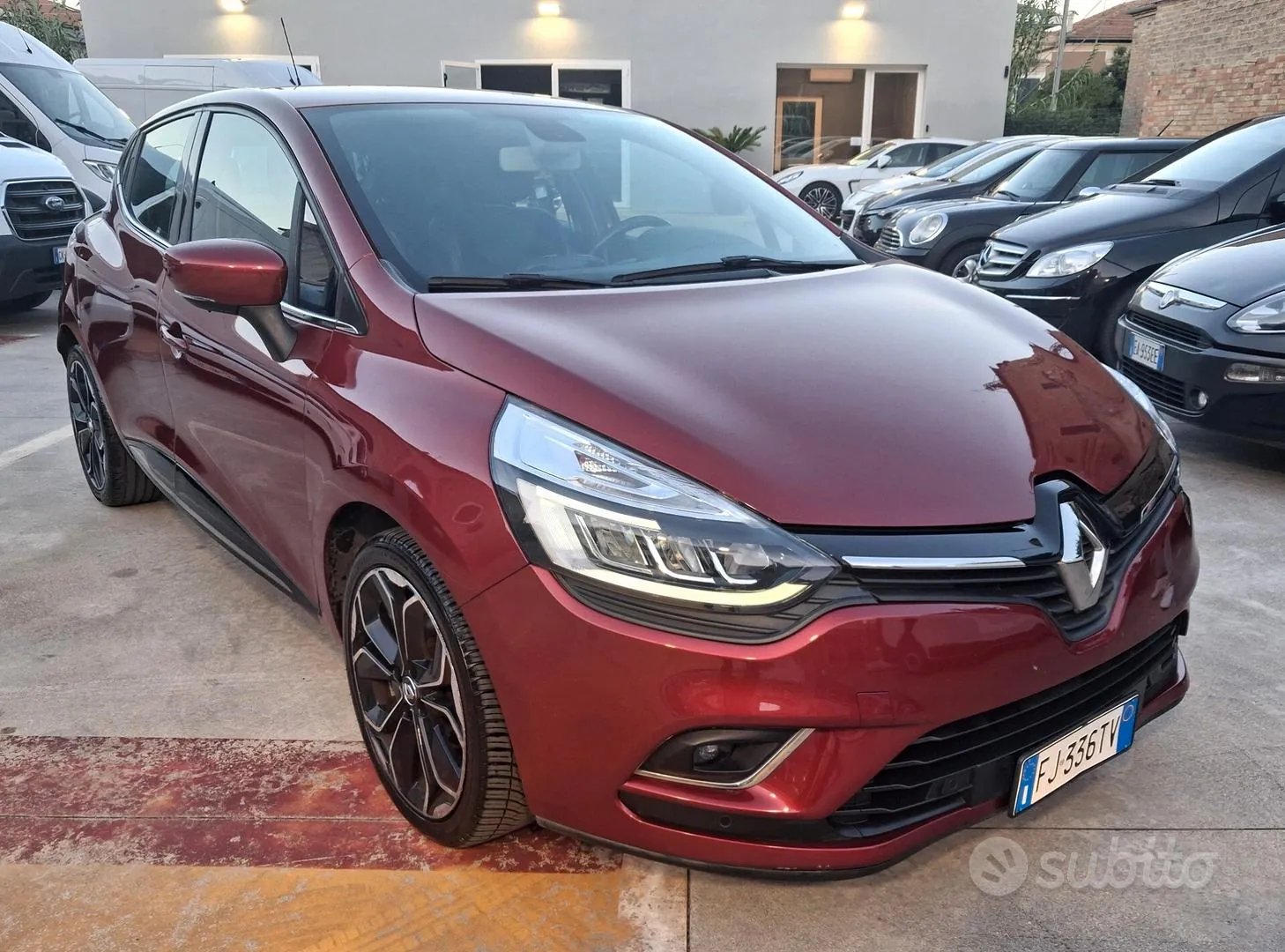 Renault Clio 2017 photo 2