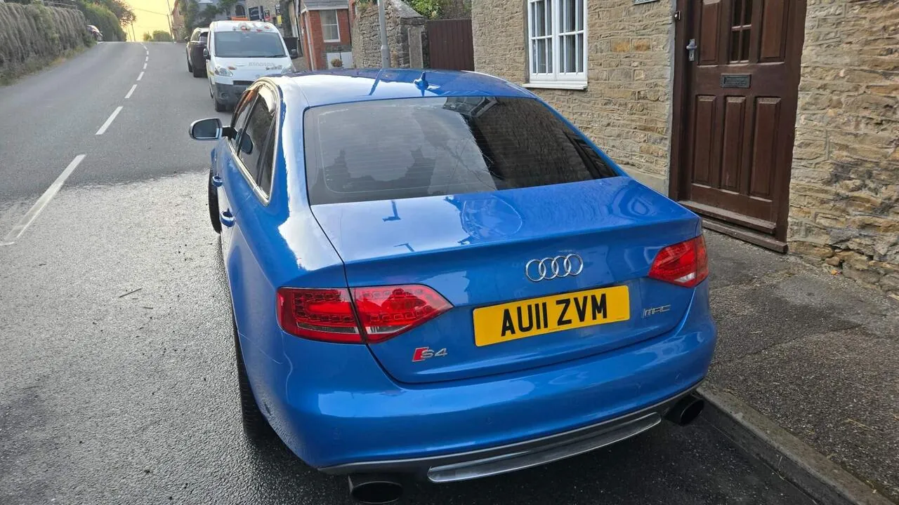 Audi S4 2011 photo 5