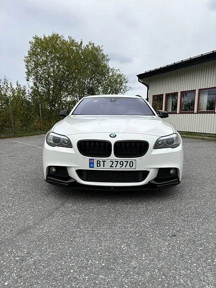 BMW 530Xd 2012 photo 2