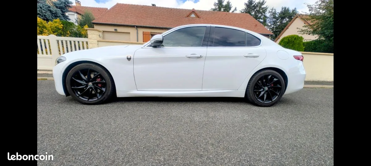 Alfa Romeo Giulia 2017 photo 3