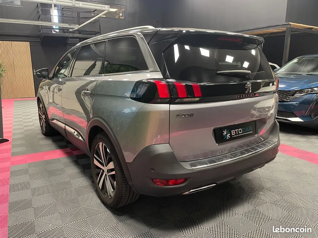 Peugeot 5008 2017 photo 5