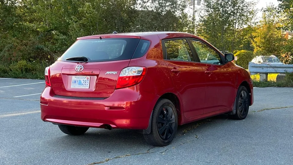 Toyota Matrix 2013 photo 2