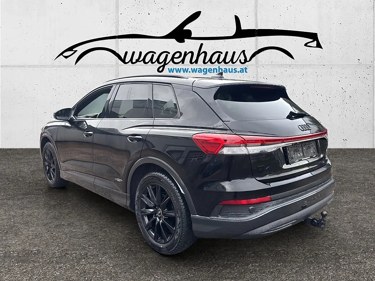Audi Q4 2023 photo 3
