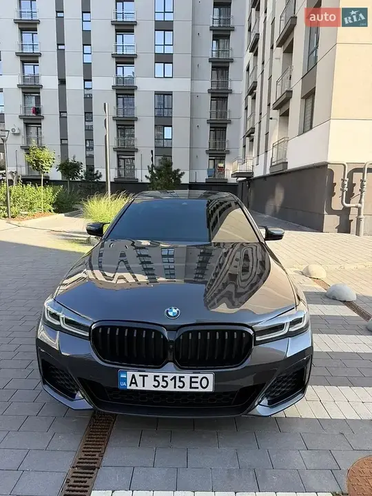 BMW 5 Series 2020 photo 2