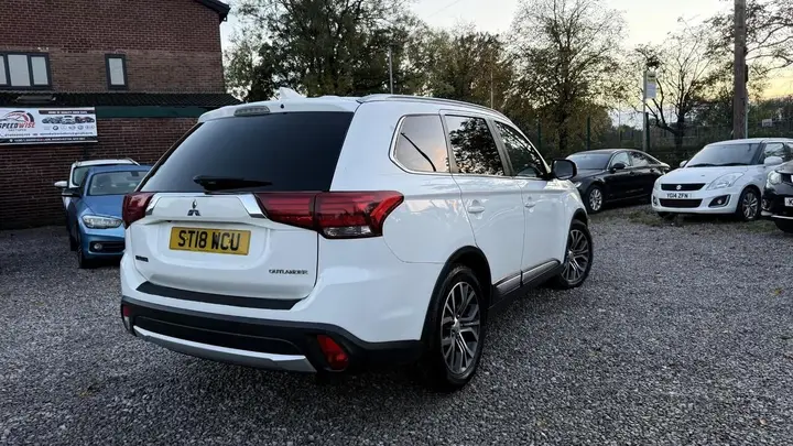 Mitsubishi Outlander 2018 photo 3