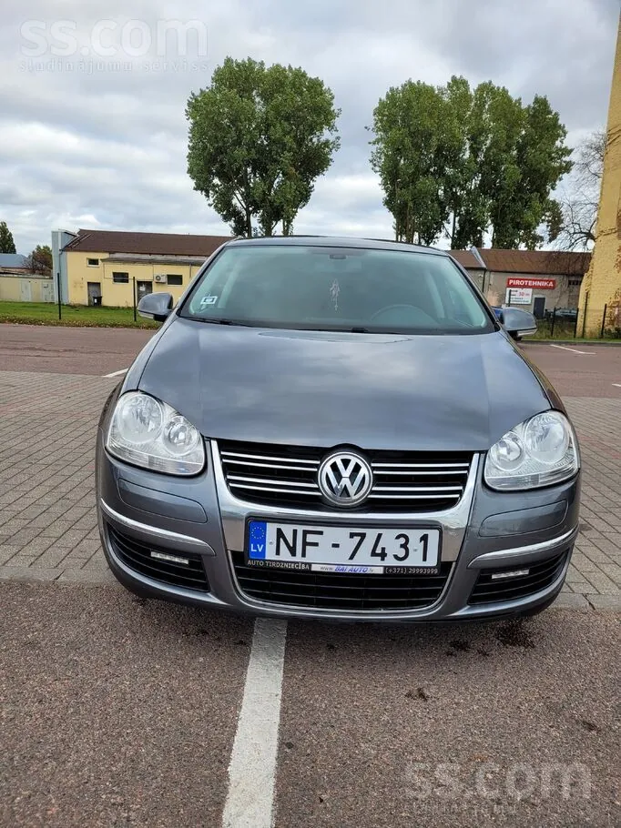 Volkswagen Jetta 2010 photo 2