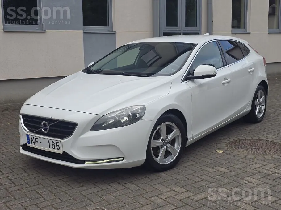 Volvo V40