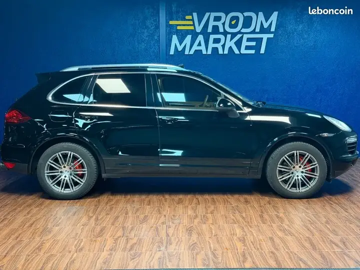 Porsche Cayenne 2011 photo 2