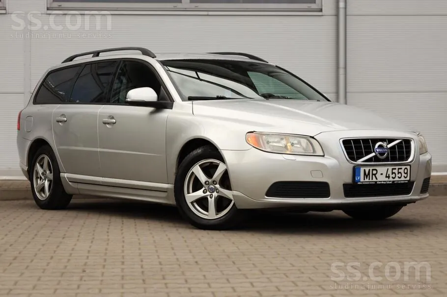 Volvo V70 2012 photo 3