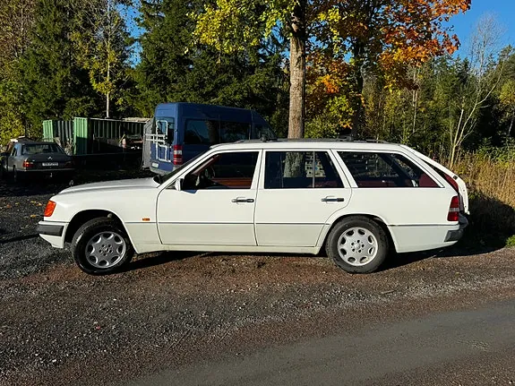 Mercedes-Benz E300
