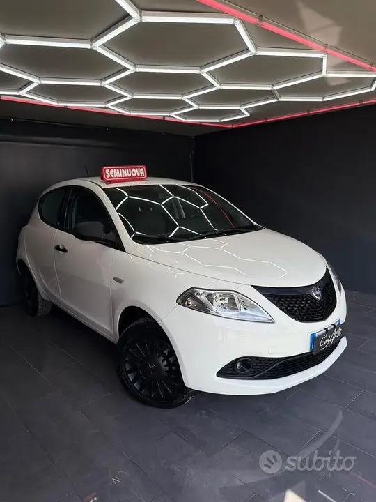 Lancia Ypsilon 2020 photo 2