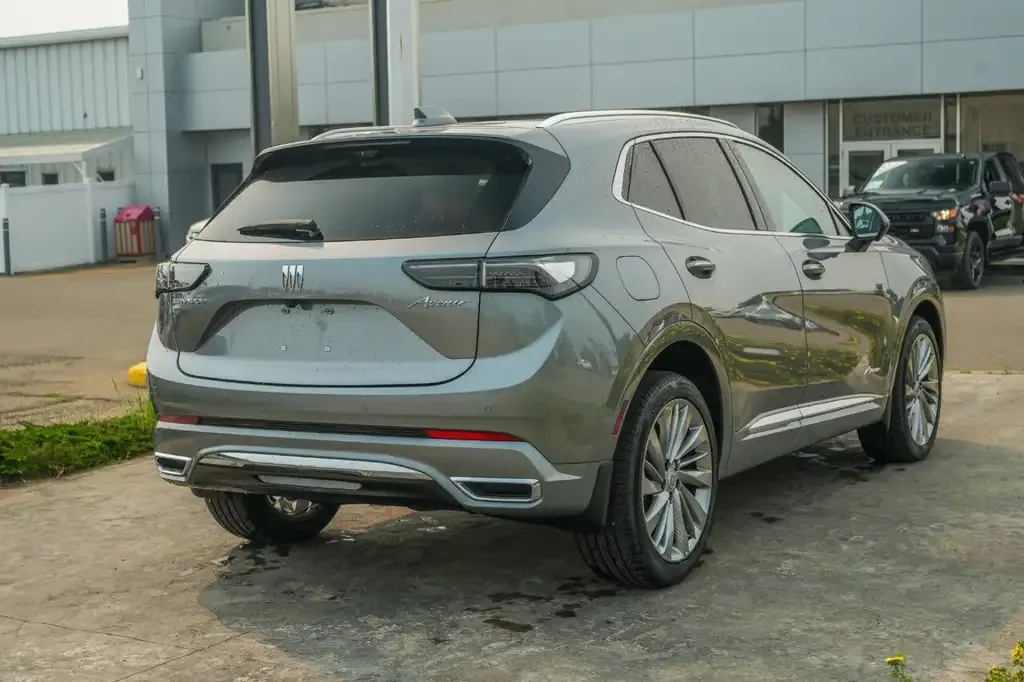 Buick Envision 2026 photo 2