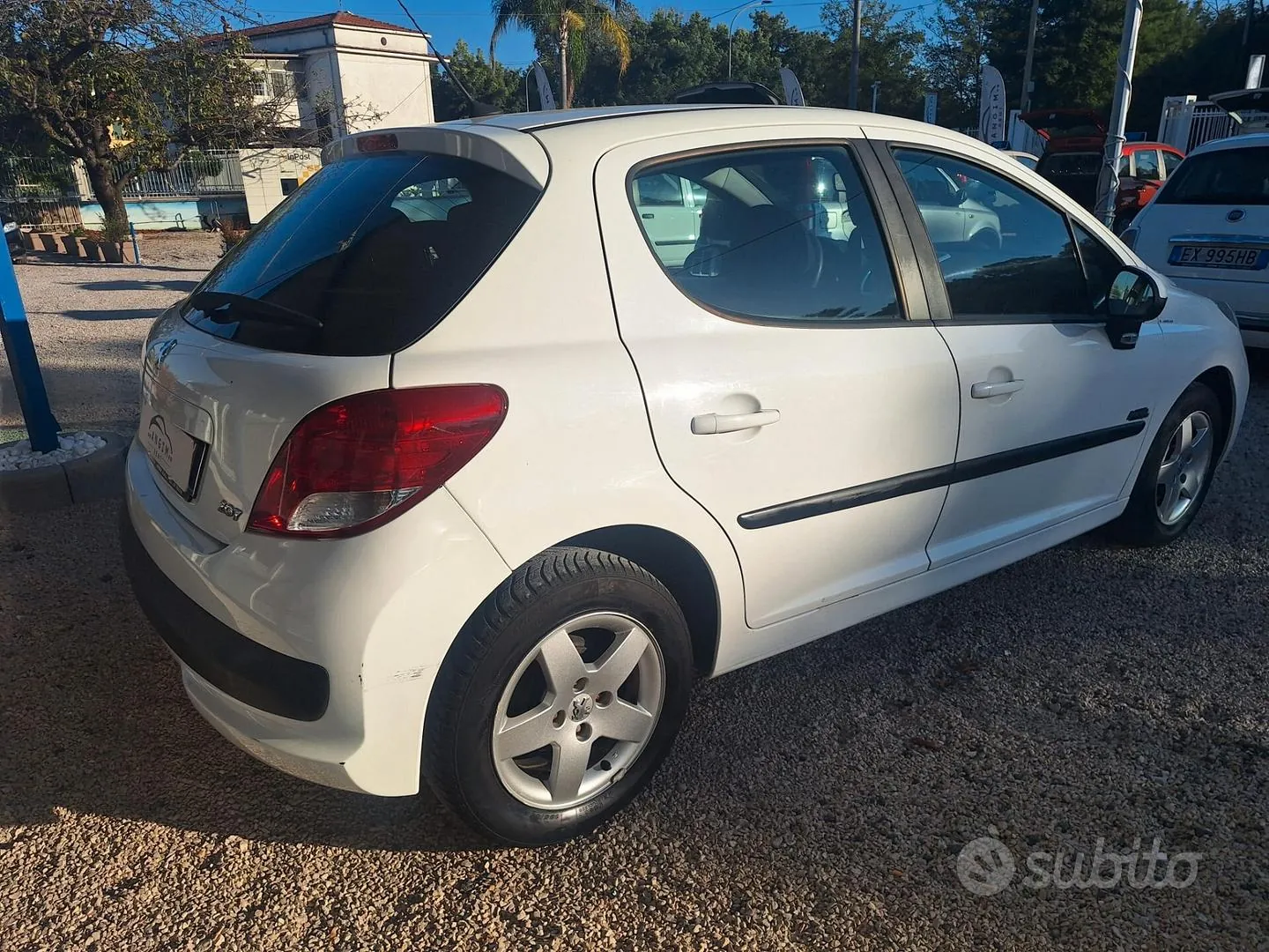 Peugeot 207 2010 photo 4