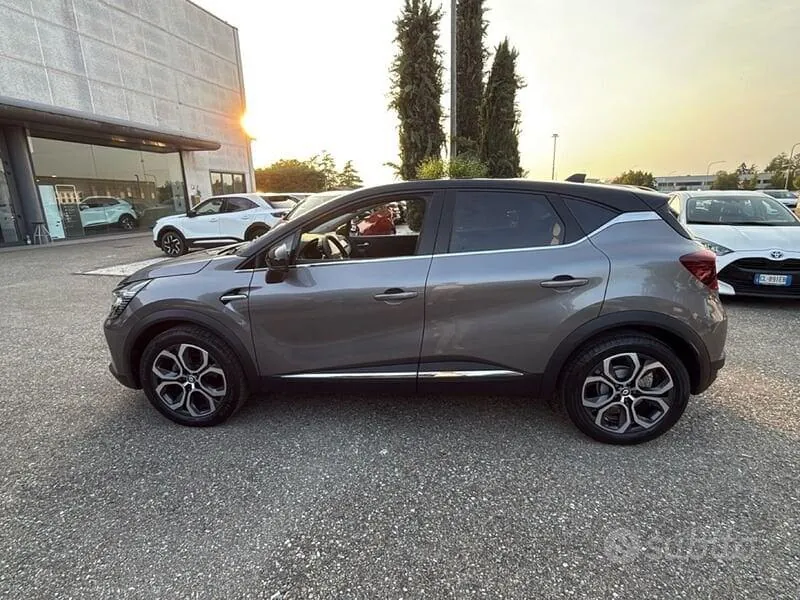 Renault Captur 2023 photo 3
