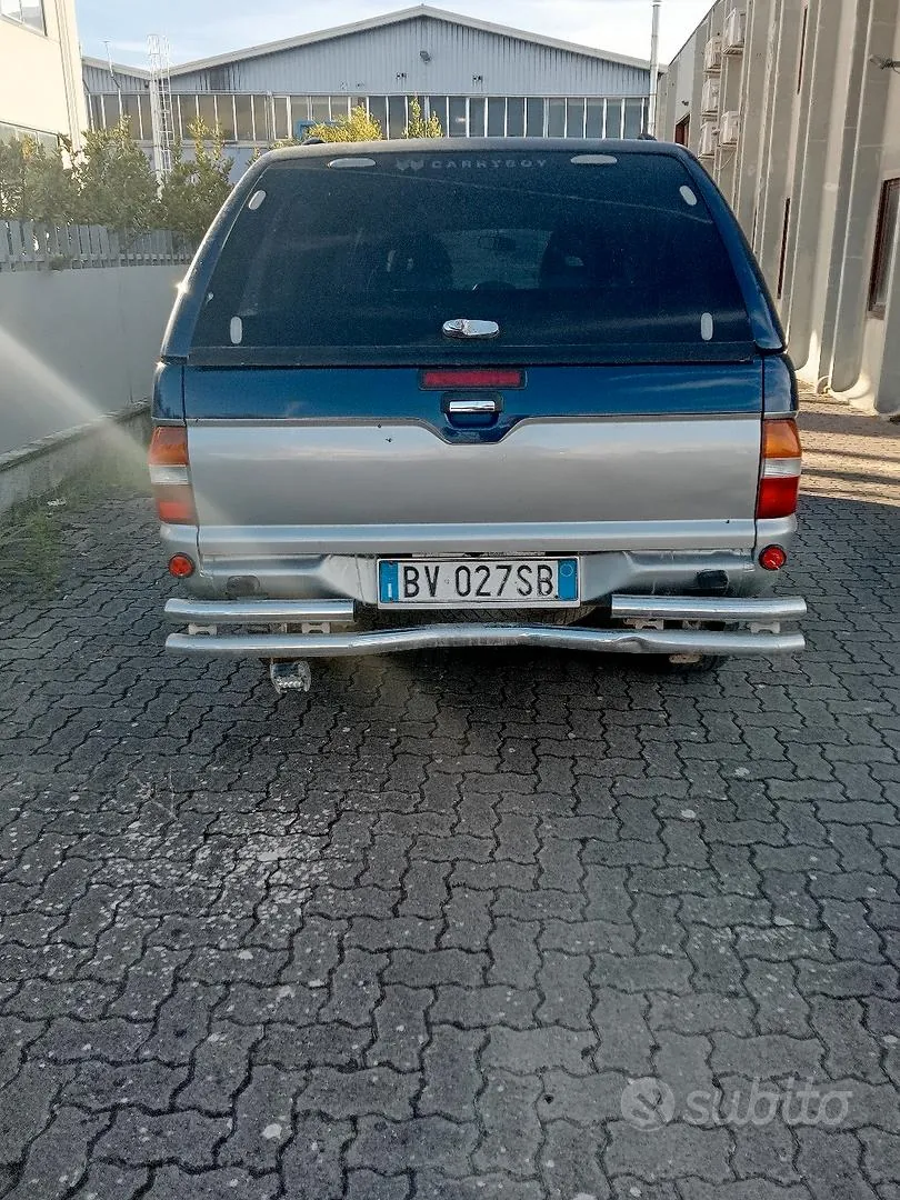 Mitsubishi L200 2001 photo 2