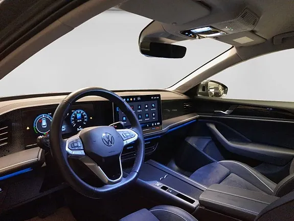 Volkswagen Passat 2025 photo 4