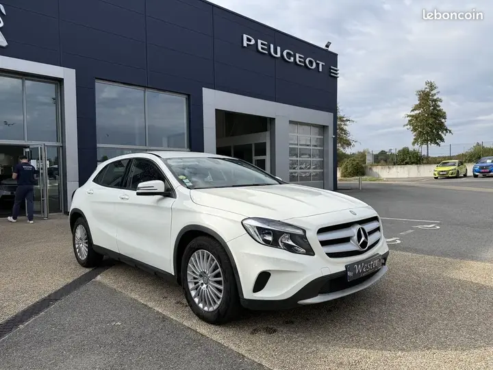 Mercedes-Benz Gla 2016 photo 2