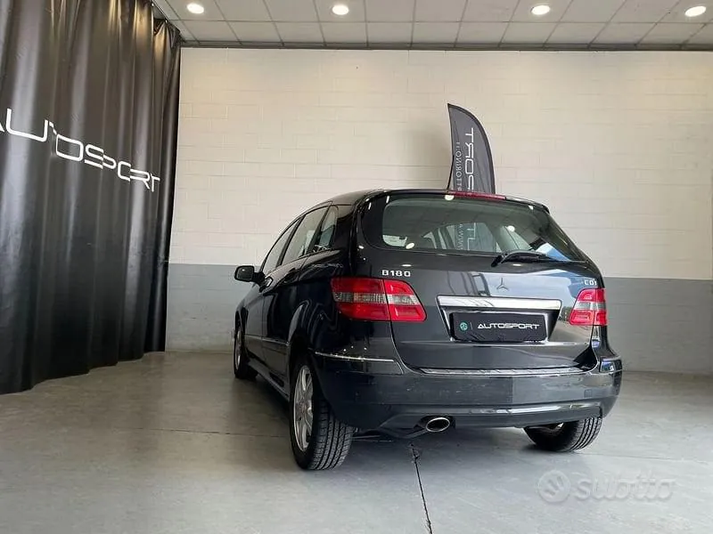 Mercedes-Benz Class B 2010 photo 4